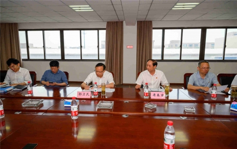 嘉興商品交易產(chǎn)業(yè)園管理辦公室對(duì)我公司蔬菜批發(fā)市場(chǎng) 開(kāi)展“守根脈、保平安、辦實(shí)事”網(wǎng)格大走訪座談會(huì)