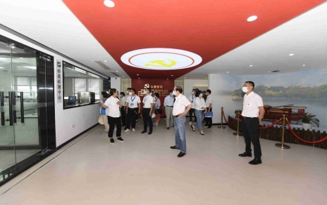 帶著激揚(yáng)干勁帶著奮斗目標(biāo)勇毅前行！