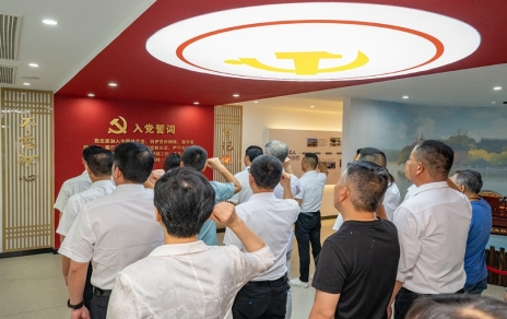 四敢爭(zhēng)先拼搏奮斗再出發(fā)！